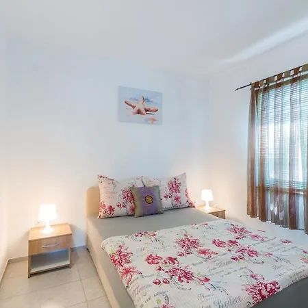 Ferienhaus Lucija Sveti Filip i Jakov