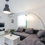 Lucija Vikendica *