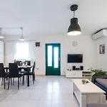 Lucija * Sveti Filip i Jakov