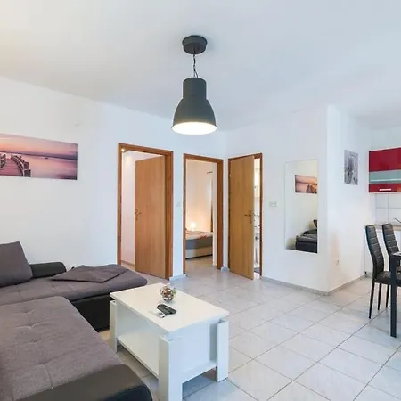 Holiday Lucija - Biograd- Rastane Donje Sveti Filip i Jakov