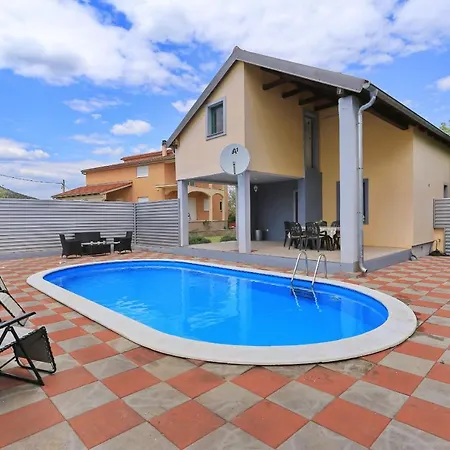 Holiday home Lucija Sveti Filip i Jakov