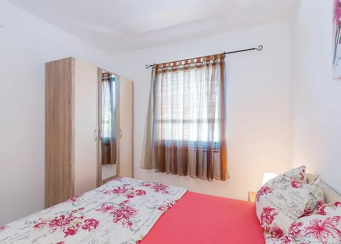 Vakantiehuis Lucija *