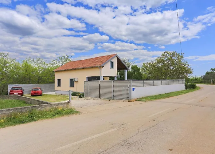 Lucija * Sveti Filip i Jakov
