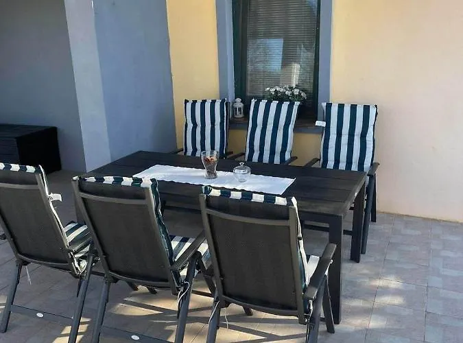 Vakantiehuis Lucija *